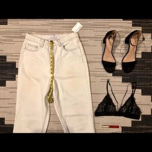NWT | AA | LIGHT WASH MOM JEANS